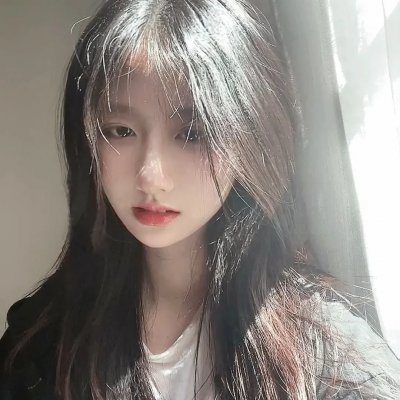 绯红色的窗帘